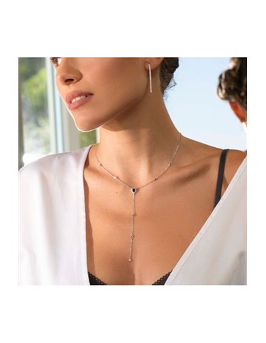 Le collier CROWN de Radian est un classique de beauté et de polyvalence.