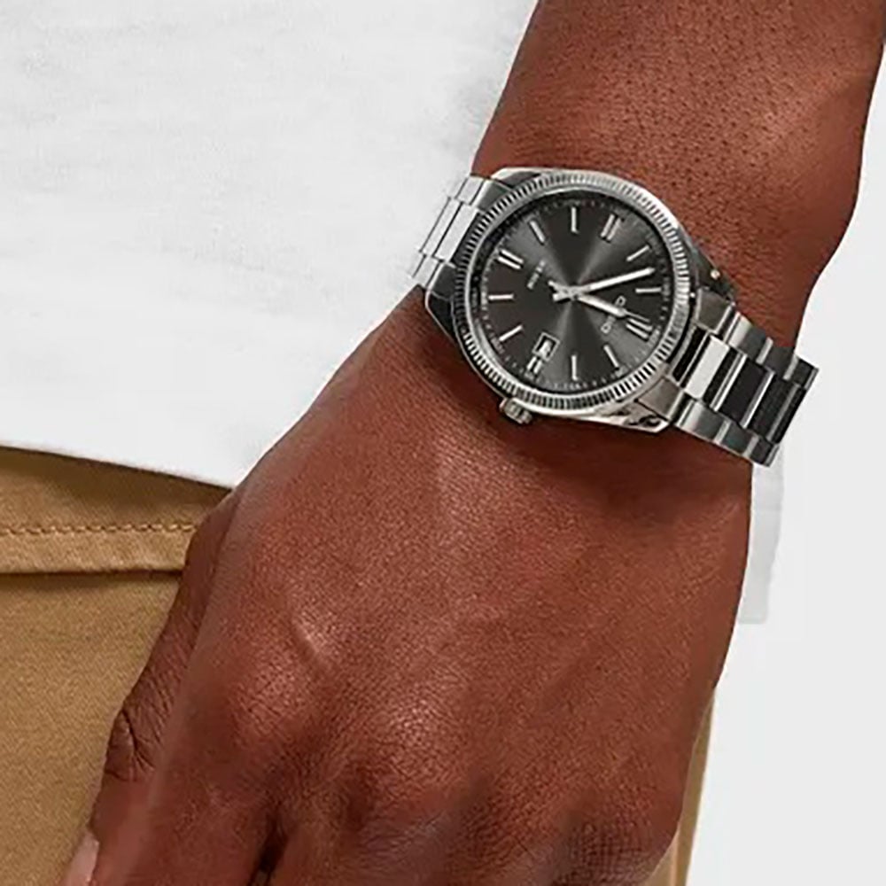 Schwarze Uhr aus der Casio-Kollektion