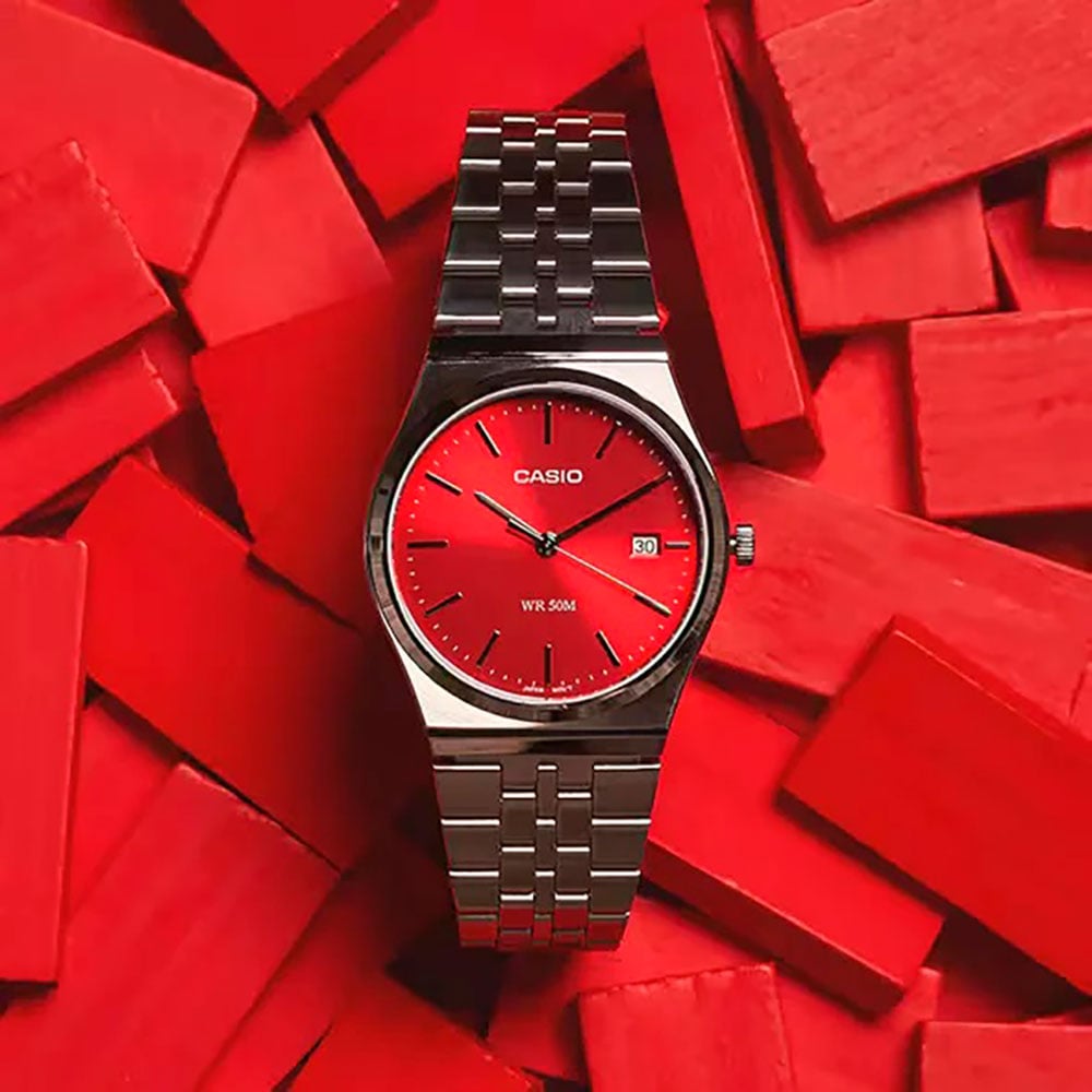 Rotes Zifferblatt der Casio Collection