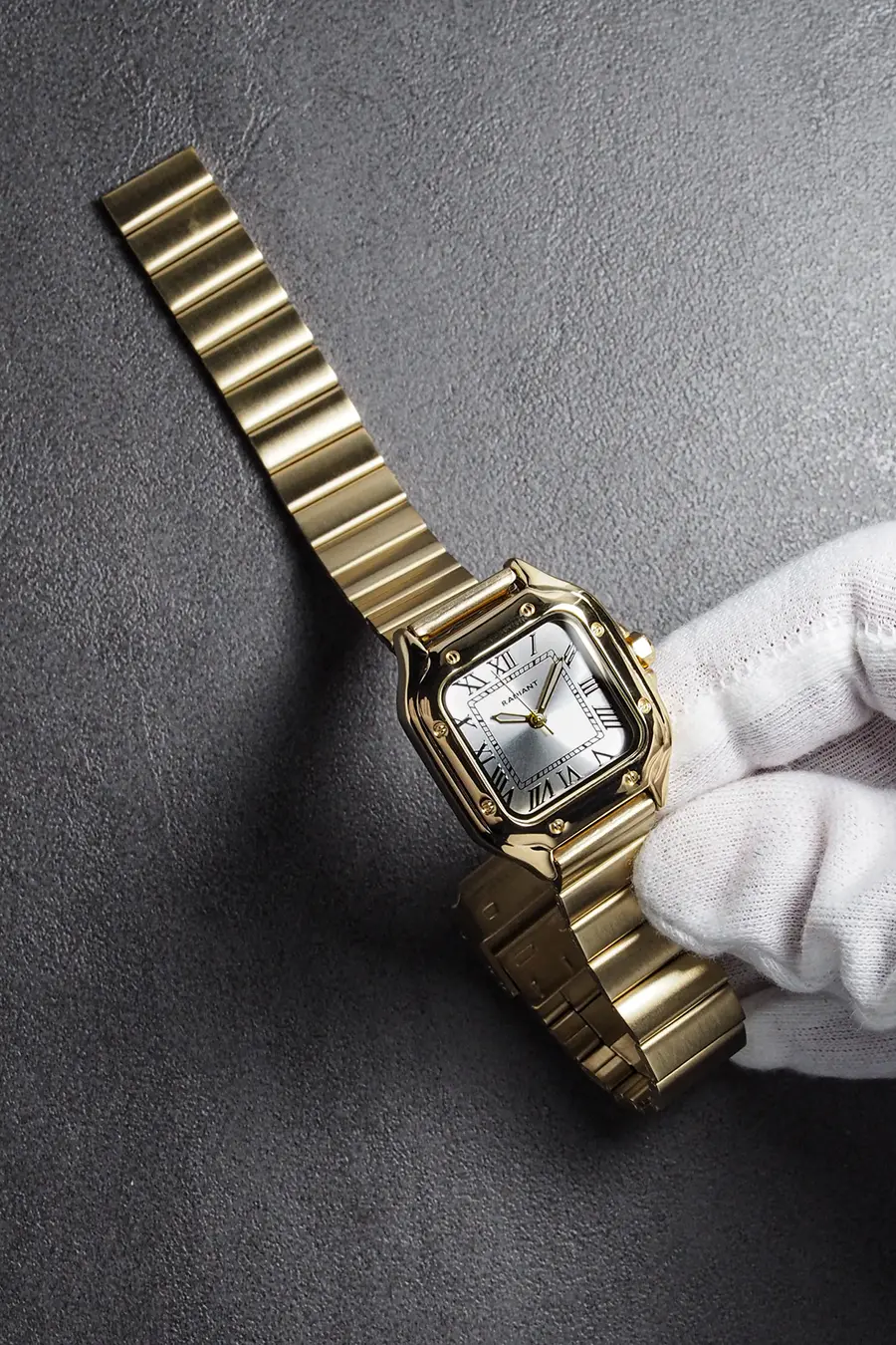 Vielseitige Radiant Chris Her Damenarmbanduhr in Goldn und Silber