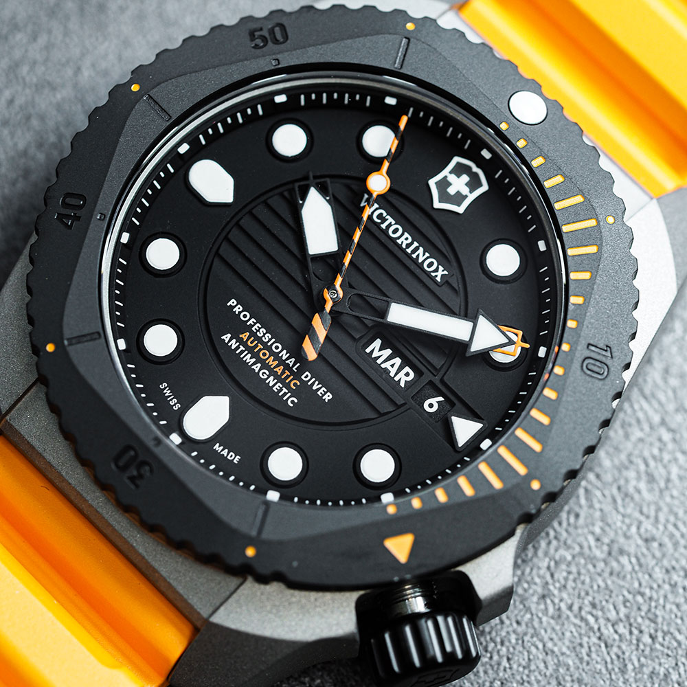 Victorinox mit Wasserbeständigkeit von 300 Metern