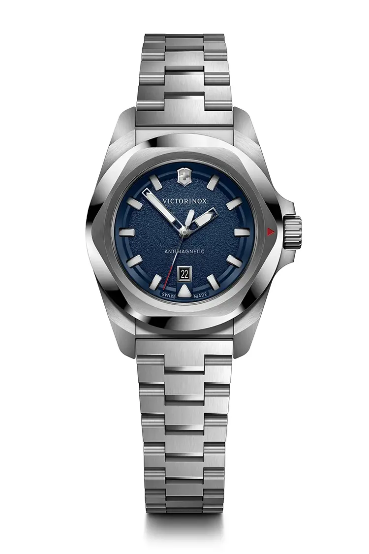 Montre femme Victorinox acier style plongeuse